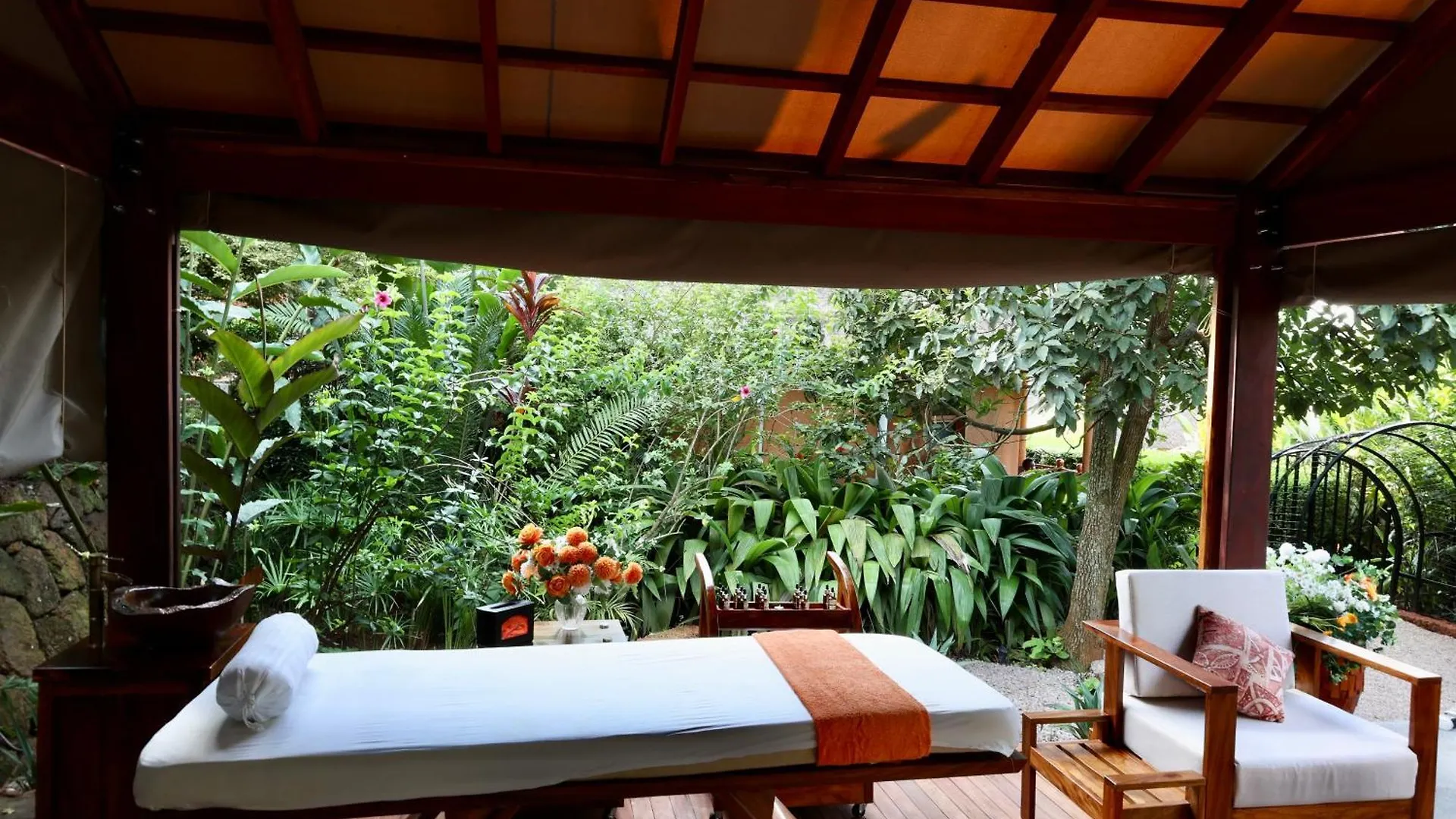 **** Hotel Divine Resort & Spa Kampala Oeganda