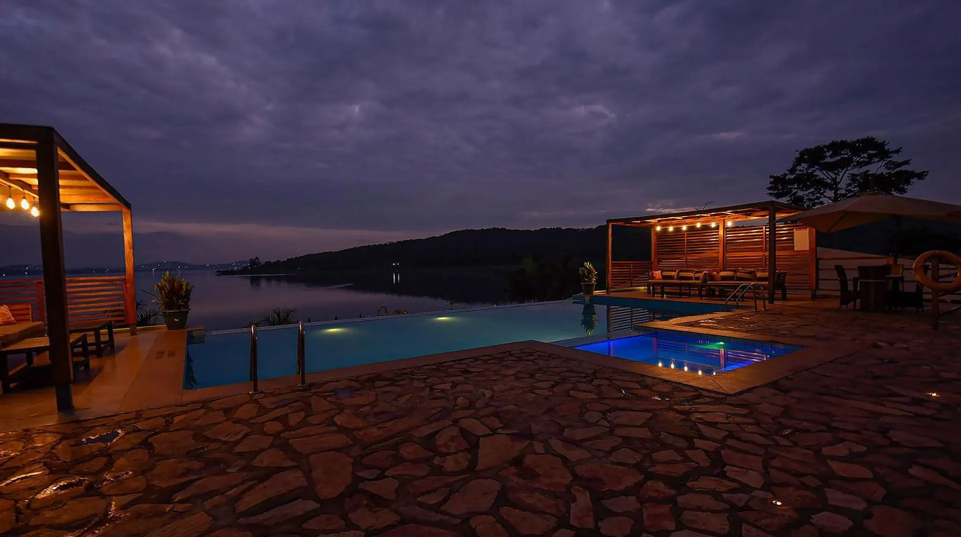 Divine Resort & Spa Kampala 4*,